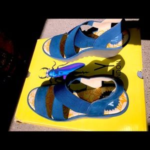 New Fly London super supportive stretch sandals!